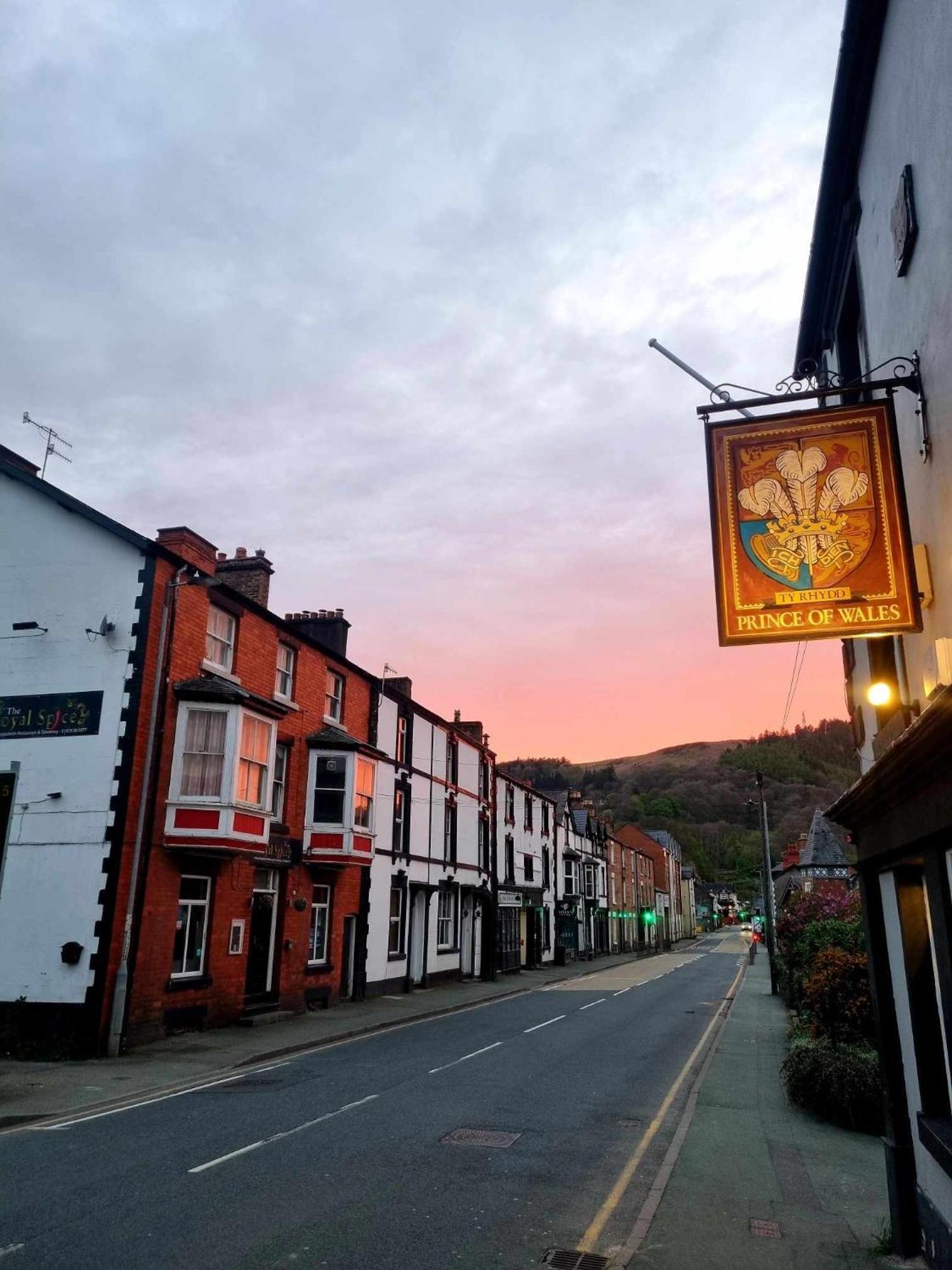 Of Wales Pub And